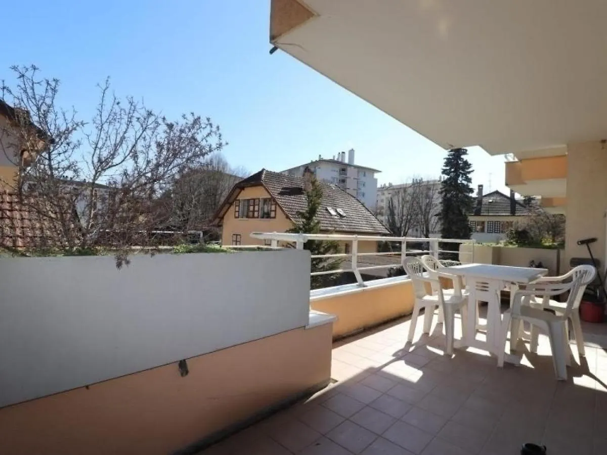 Agreable 2 Pieces Avec Terrasse, Parking, Proche Lac Et Commerces A Annecy - Fr-1-432-6 0*,