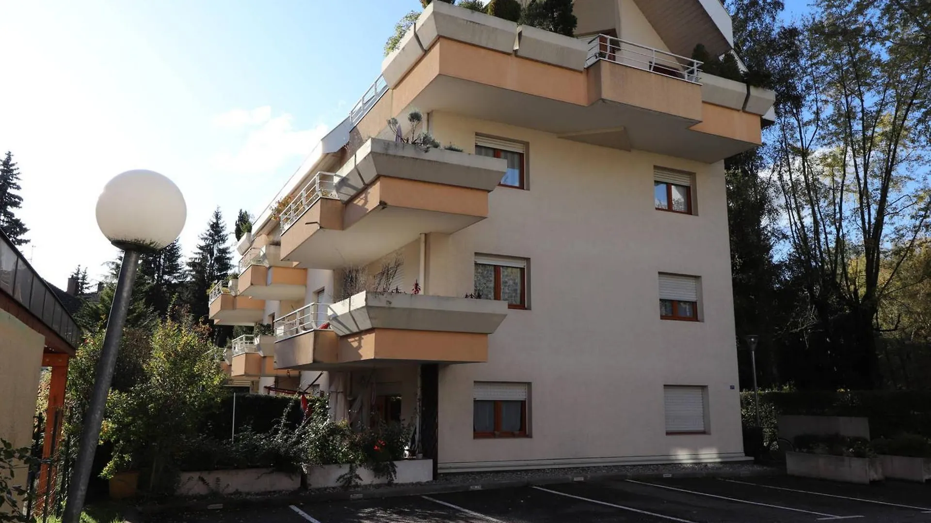 Agreable 2 Pieces Avec Terrasse, Parking, Proche Lac Et Commerces A Annecy - Fr-1-432-6 0*,  Franciaország